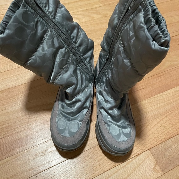 Gray Coach snow boots. - Picture 2 of 6